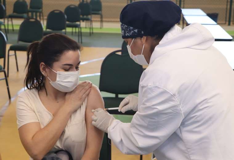 Discrepancias entre el Ministerio de Salud y el Sedes sobre el avance de la vacunación