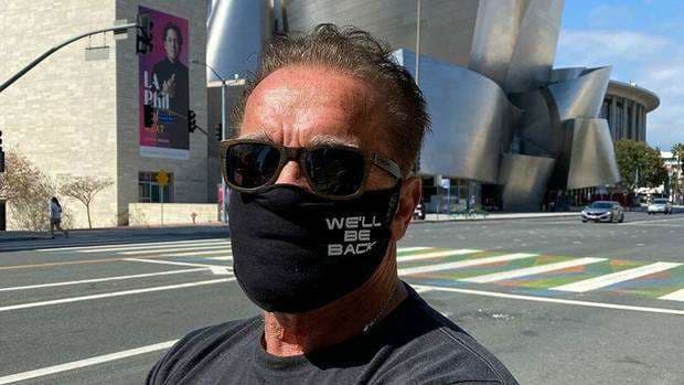 Arnold Schwarzenegger pide a la sociedad unirse para luchar contra el virus