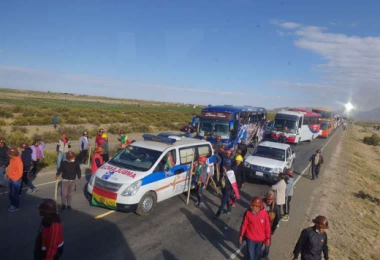 Los heridos en Playa Verde fueron auxiliados en ambulancias que fueron con las caravanas