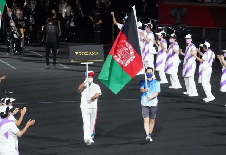 La bandera de Afganistán en la inauguración de los Juegos Paralímpicos. Foto. AFP
