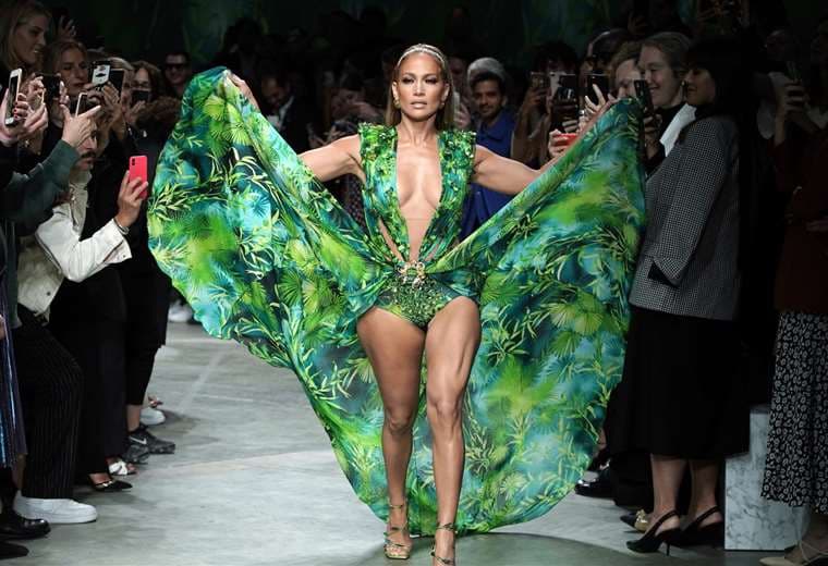 En 2020, la diva usó el vestido en la pasarela de Donatella Versace