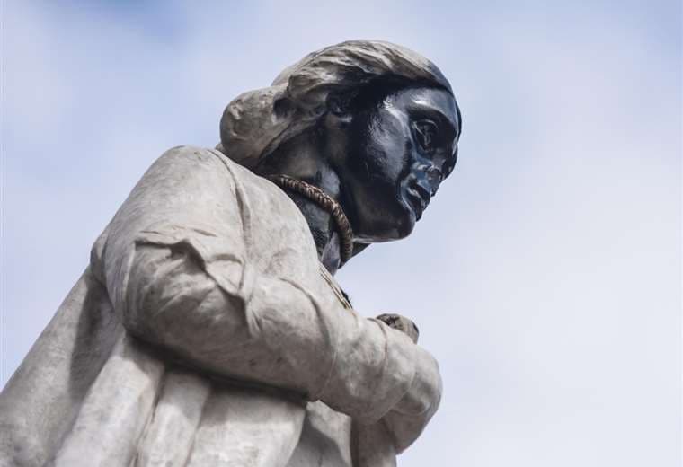 Monumento a Colón en La Paz I AMN.