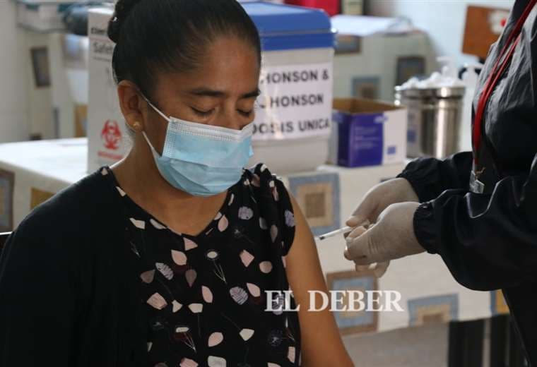 La vacunación en la feria será a doble turno/Foto Juan Carlos Torrejón.