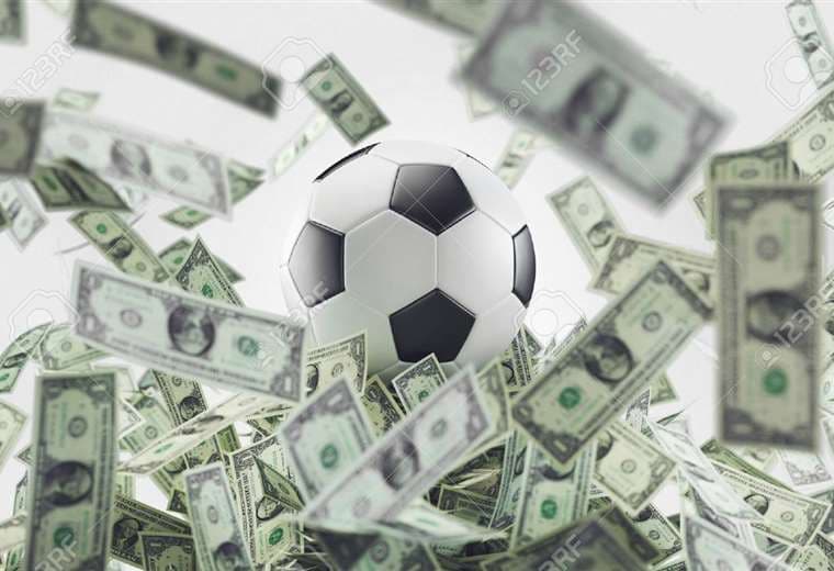 El fútbol mueve millones de dólares en transferencias. Foto: Internet