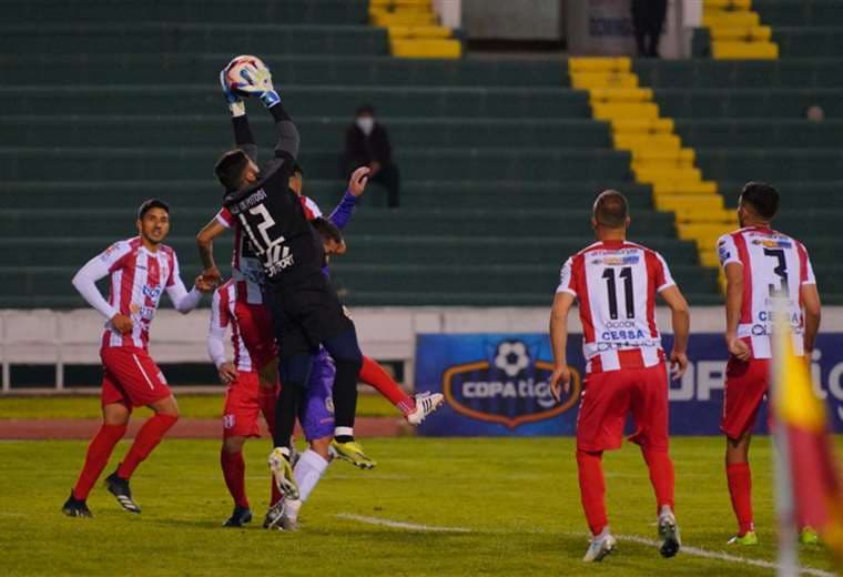 Independiente y Real Potosí se enfrentan en el estadio Patria. Foto: APG