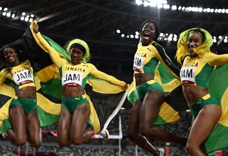 Las integrantes del equipo de Jamaica, que ganó oro. Foto: AFP