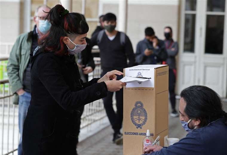 Argentinos votaron este domingos por las primarias. Foto AFP