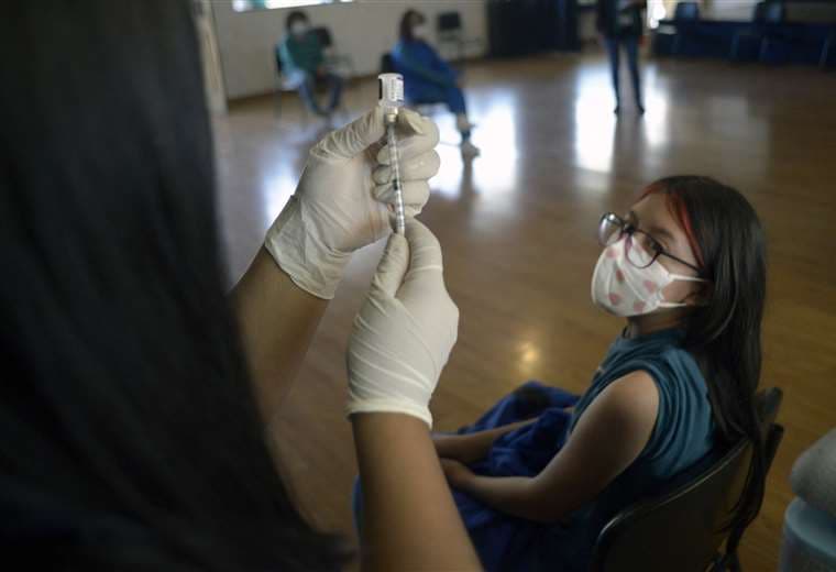 Chile amplía vacunación contra el covid-19 a menores
