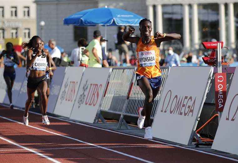 Francine Niyonsaba, atleta que batió este martes una marca mundial. Foto: AFP