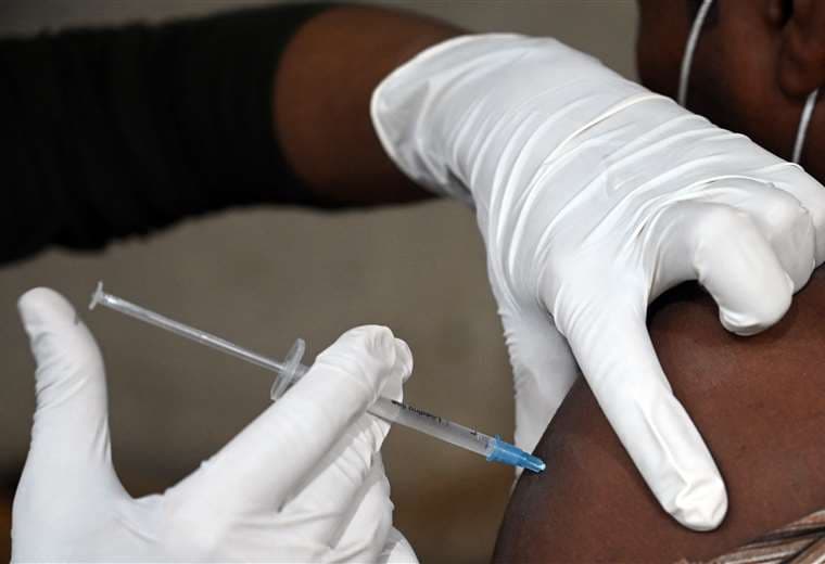 Tercera dosis de vacuna anticovid es "contraria a la ética", según laboratorio indio