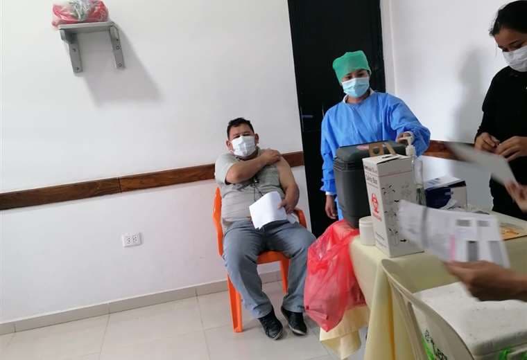 Inmunizan contra el coronavirus a los reclusos en Palmasola 