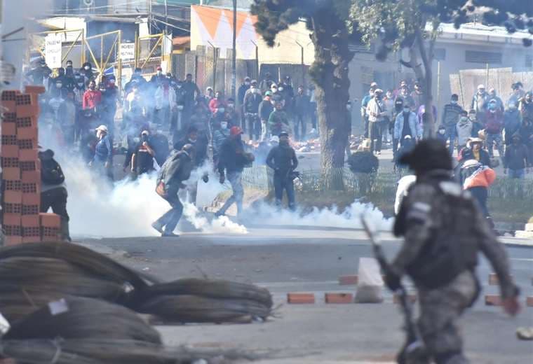 Vecinos reclaman los excesos de la policía en la represión a cocaleros. Foto:APG