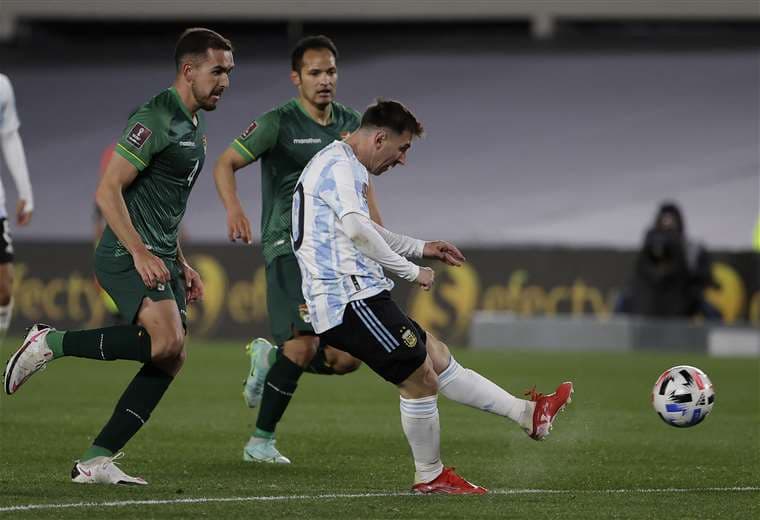 La definición de Messi tras eliminar a Haquin. Foto: AFP