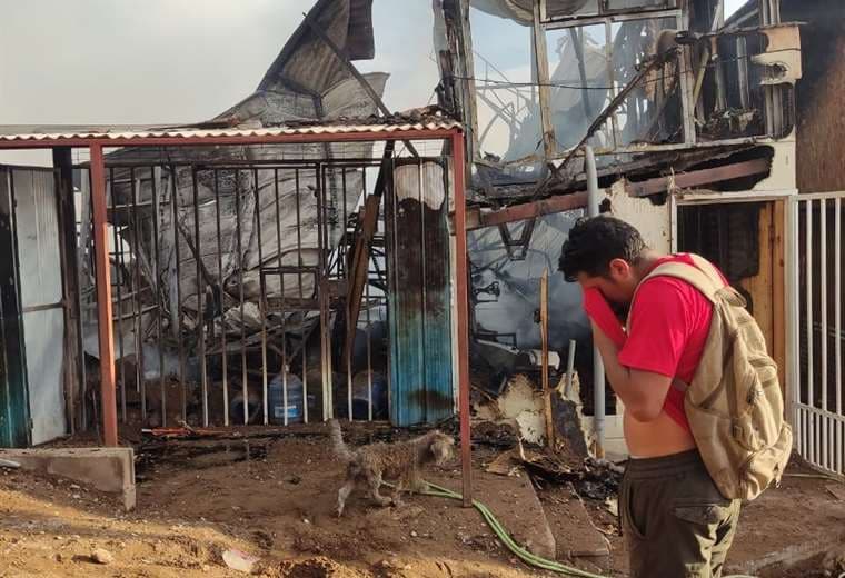 El incendio se produjo en el campamento de inmigrantes  Foto: Cancillería Bolivia