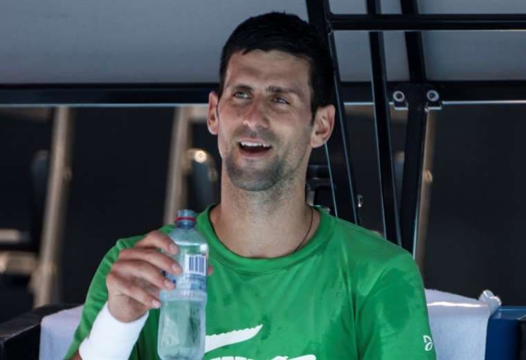 Djokovic espera defender su título en Australia. Foto: AFP