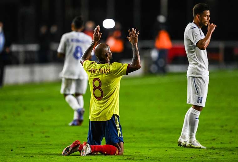 Hinestroza, de la selección colombiana, celebra su gol. Foto: AFP