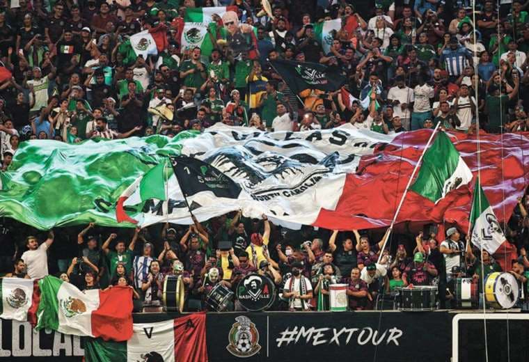Cinco años de sanción en México para el hincha que discrimine en los estadios. 