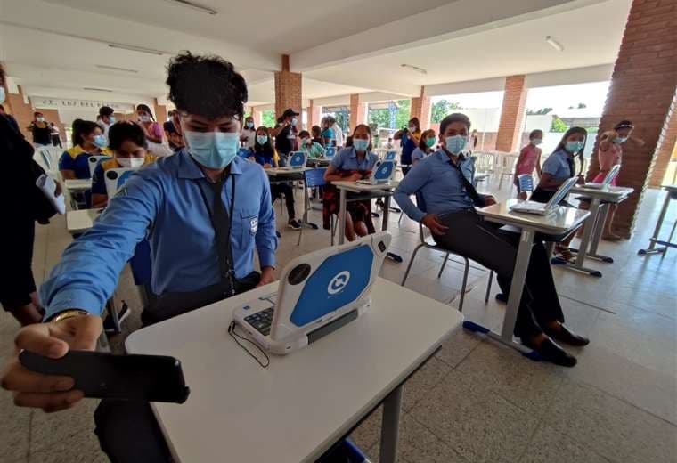 Alcaldía entrega 170 computadoras y alista licitación de tablets para estudiantes de secundaria