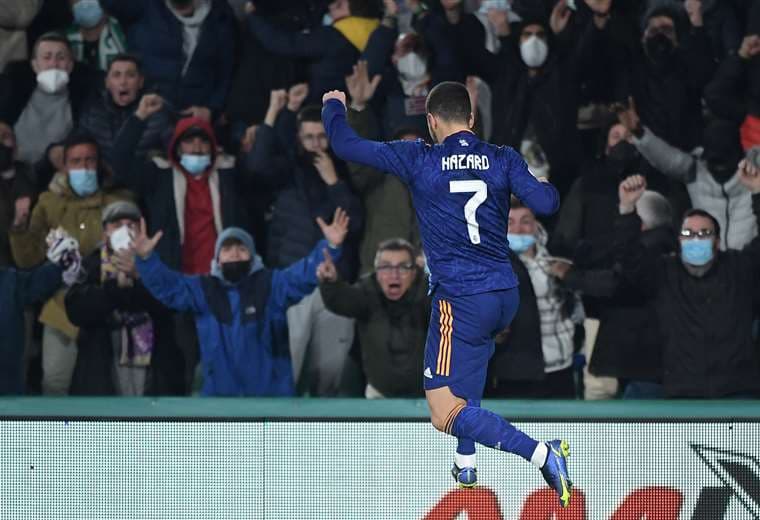 Festeja Hazard su gol, que aportó al triunfo de Real Madrid este jueves. Foto. AFP