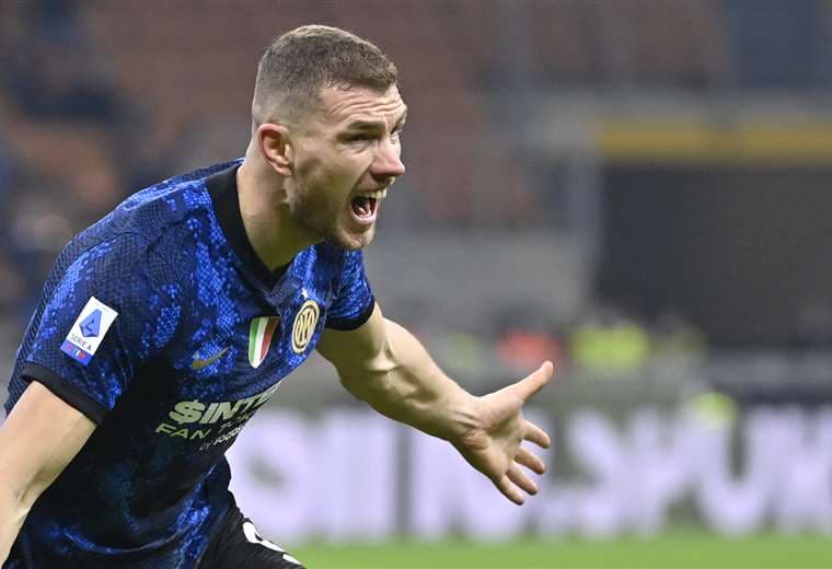 Festeja Dzeko su gol, el de la victoria del Inter sobre Venezia. Foto: AFP