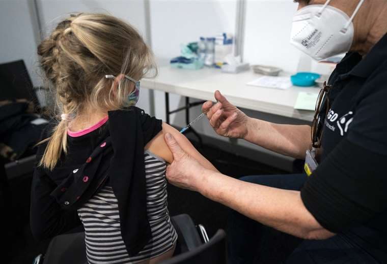 Vacunación a niños contra el covid-19/Foto: AFP