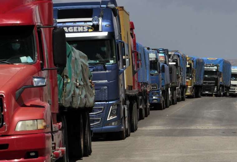 Unos 2.000 camiones están varados en Tambo -Quemado/ Foto: ABI