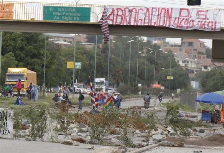 Bloqueo antivacunas en Cochabamba I APG Noticias.