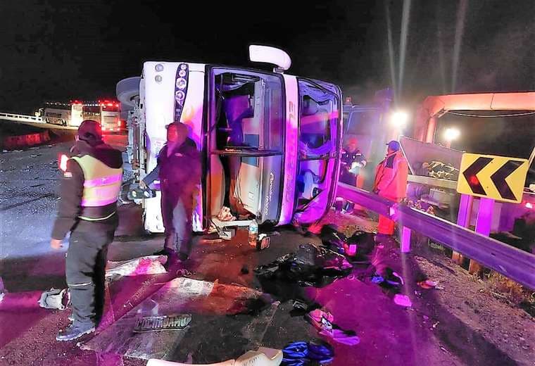 El accidente ocurrió en la madrugada Fotos: División Accidentes de Tránsito - Oruro 