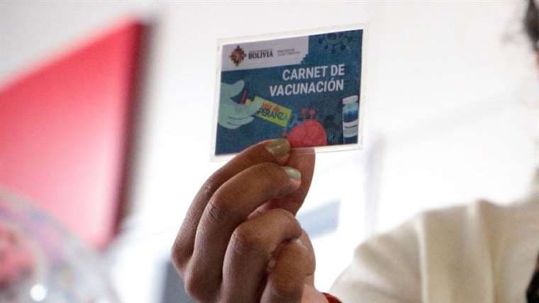 Fiscalía pide prisión preventiva para falsificadores de carnet de vacunación  