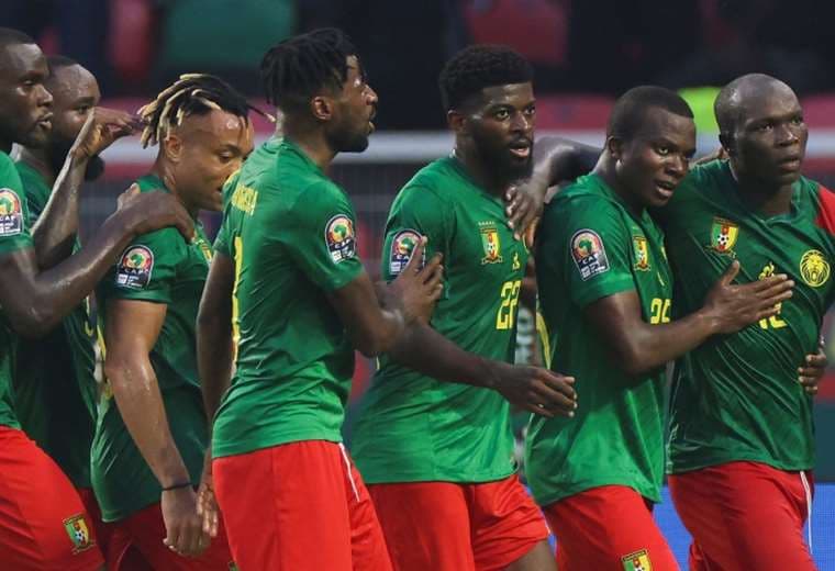 Camerún tuvo que remontar para ganar, pero al final celebró. Foto: AFP
