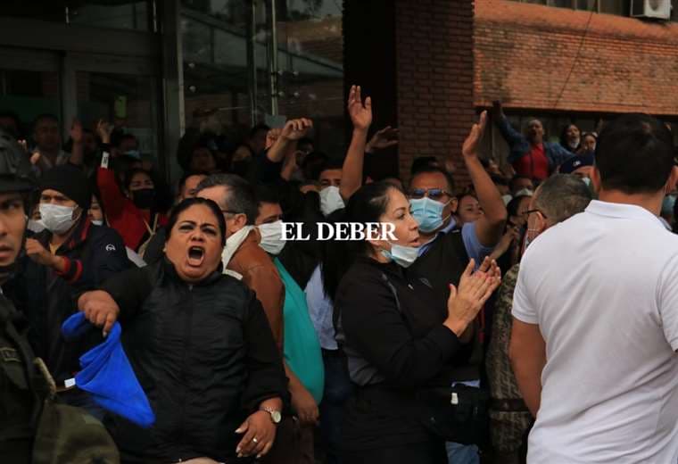 Reportan nuevos enfrentamientos en el frontis de la Gobernación. Foto: Juan Torrejón