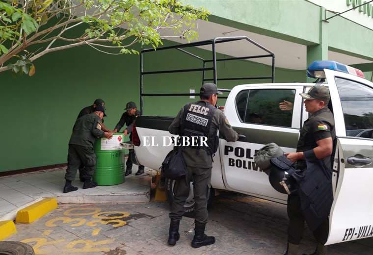 La comitiva de policías se traslada a la frontera Foto: Juan Delgadillo