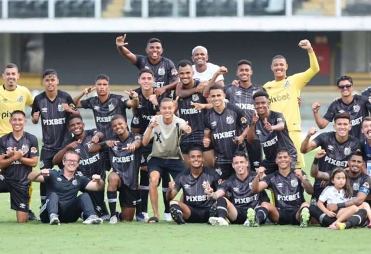 El festejo de los jugadores del Santos tras lograr el boleto a la final. Foto: Internet