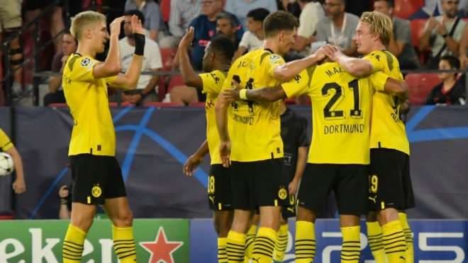 El Dortmund se dio un festival de goles en Sevilla.. Marca