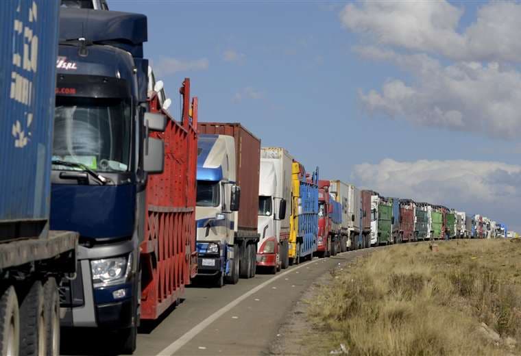 Exportadores exigen al Gobierno restituir la venta de carne y azúcar frente a la caída de reservas internacionales
