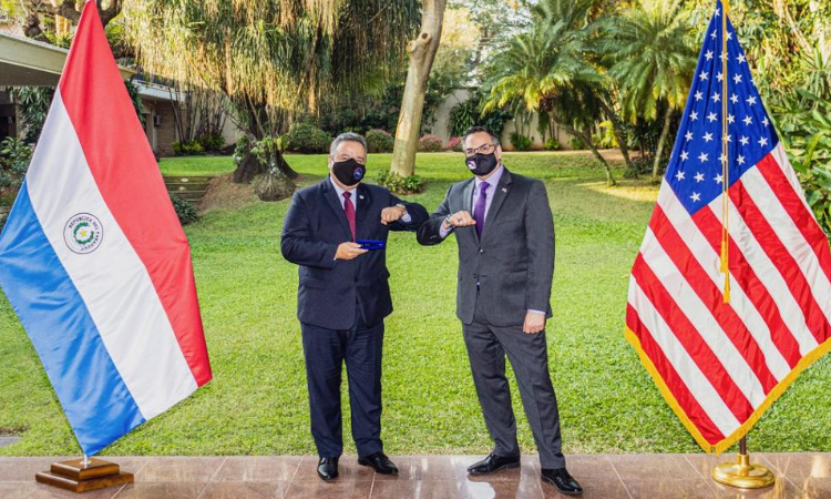 El embajador de Estados Unidos en Paraguay busca a responsables de asesinato de fiscal 
