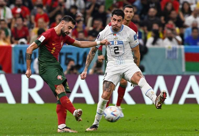 'Josema' Giménez, defendiendo ante Portugal. AFP