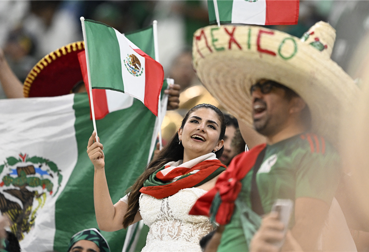 Los hinchas mexicanos copan el estadio Lusail. Foto. AFP