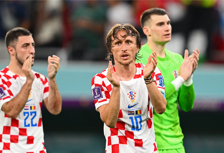 Jugadores de la selección croata celebran la clasificación a octavos. Fotos. AFP