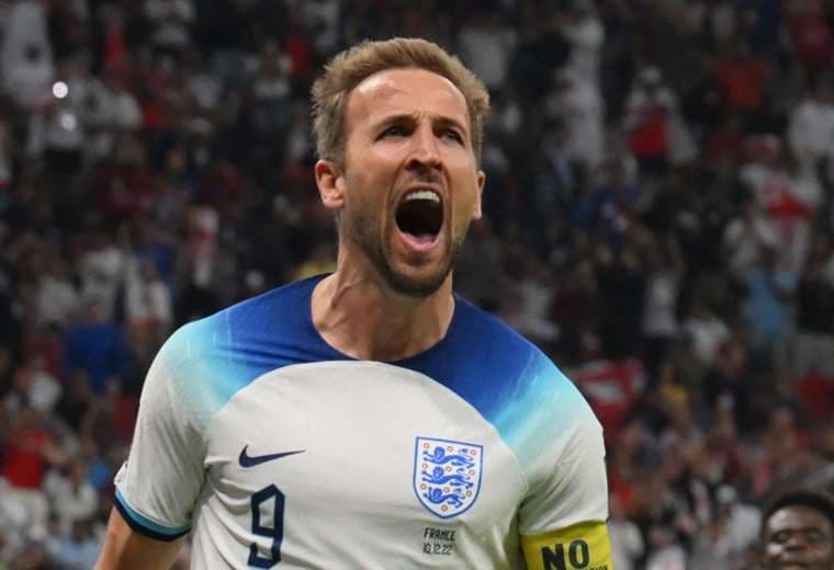 El inglés Harry Kane grita su gol frente a Francia. Foto: AFP