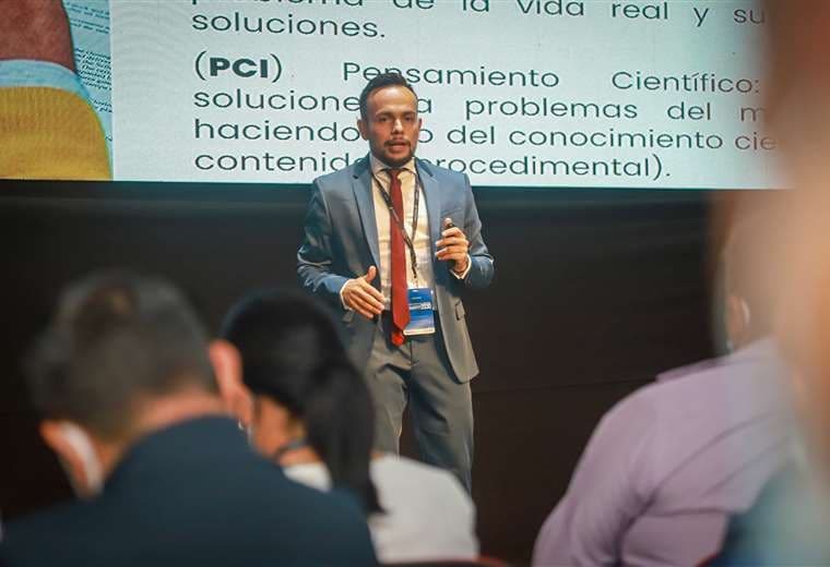 Joan Andrés Arango aboga por la introducción de la Inteligencia Artificial en educación