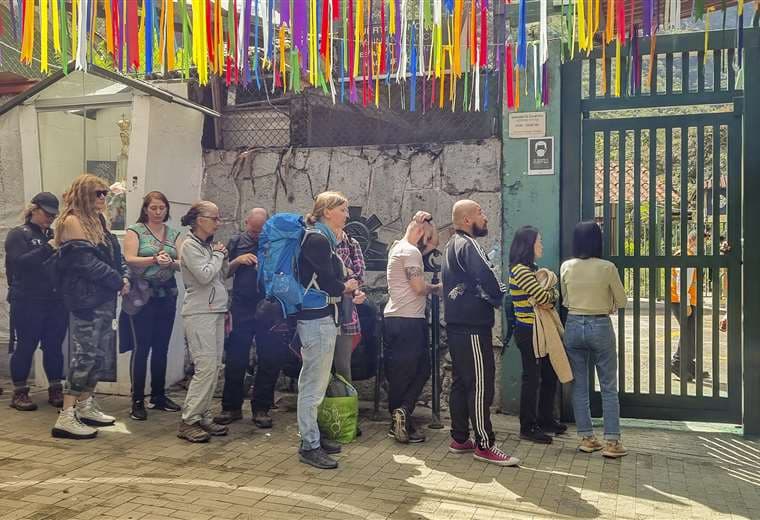 Turistas de diferentes nacionalidades varados en Machu Picchu/ AFP