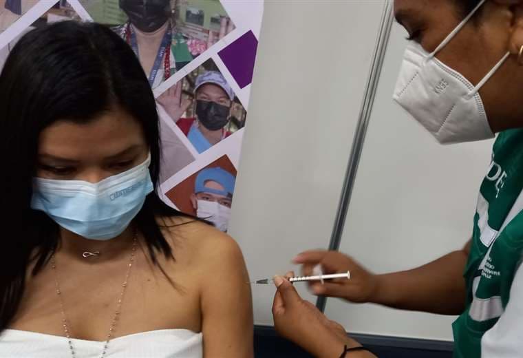 Vacunación contra el Covid-19 /Foto: Gobernación de Santa Cruz.