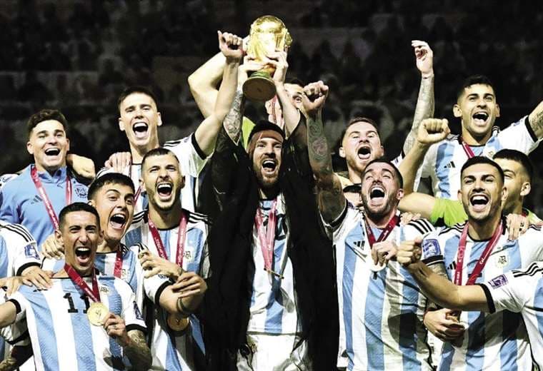 Los argentinos celebran la conquista de la Copa del Mundo. Foto: AFP