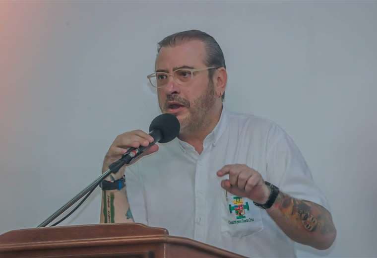 Rómulo Calvo durante su intervención en la Asamblea de la Cruceñidad | Foto: Comité Cívico
