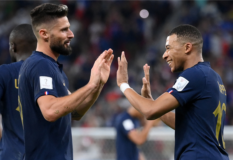 Giroud y Mbappé marcaron los goles para Francia ante Polonia. Foto. AFP
