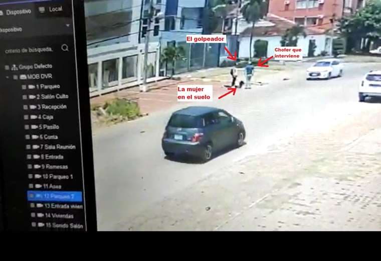 La agresión quedó grabada en las cámaras de seguridad de la zona  Foto: Captura de video