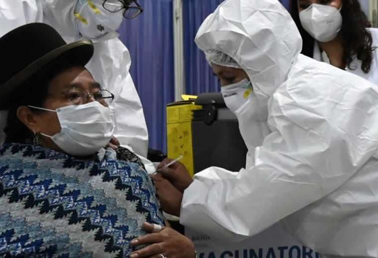 Las  autoridades piden a la población acudir a los puntos de vacunación 
