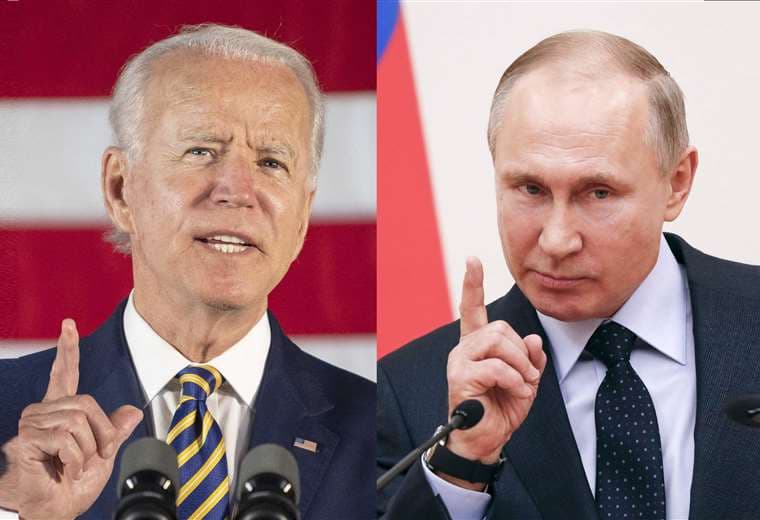 Joe Biden (izquierda) y Vladimir Putin (derecha). AFP