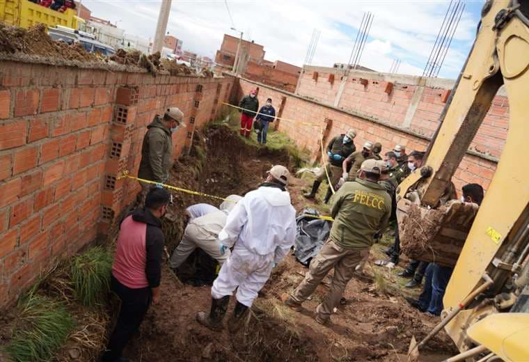 El cuerpo fue exhumado de una vivienda de El Alto/Foto Ministerio de Gobierno.